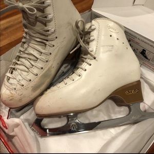 EDEA figure skates 240B with John Wilson Blades